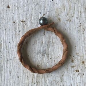 NEW Tahitian pearl + leather BRACELET